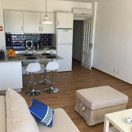 Apartamento T1 Frente Mar - 102 *